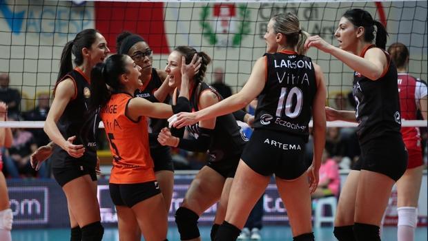 Eczacıbaşı flies to CEV Cup quarterfinals