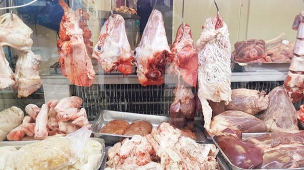 Police seize 30 tons of smuggled giblets disguised as animal feed in Istanbul