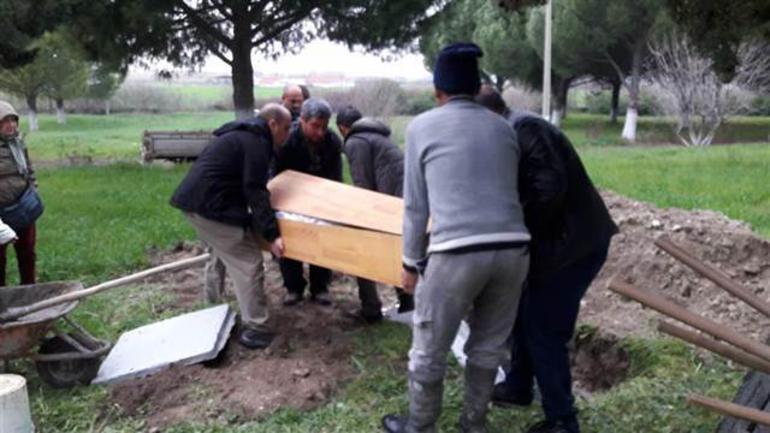 Atheist man buried with belongings in non-religious ceremony in Turkey’s Ayvalık
