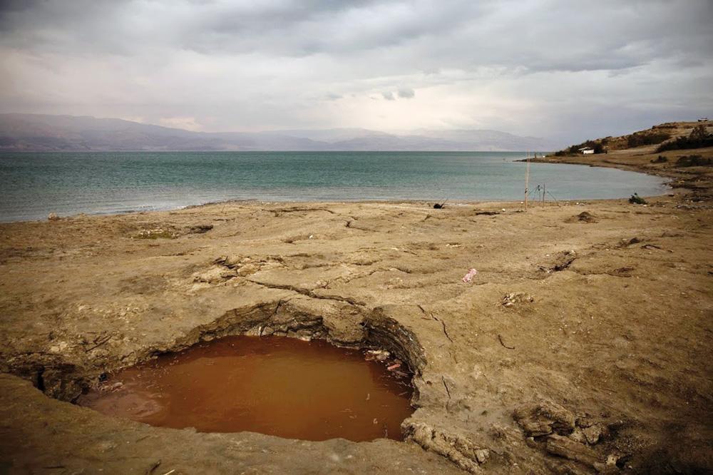 Vanishing Dead Sea, a hermit haven