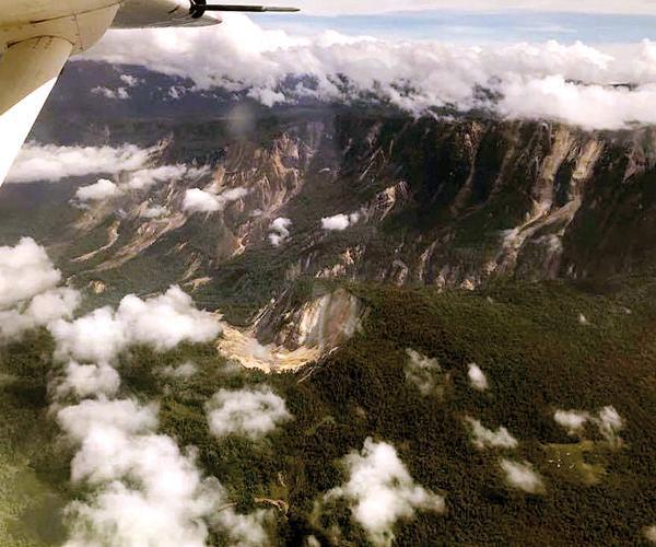PNG struggling to assess quake damage