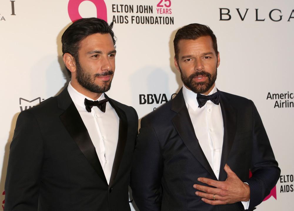Stars flock to Elton Johns Oscar party to cheer on winners