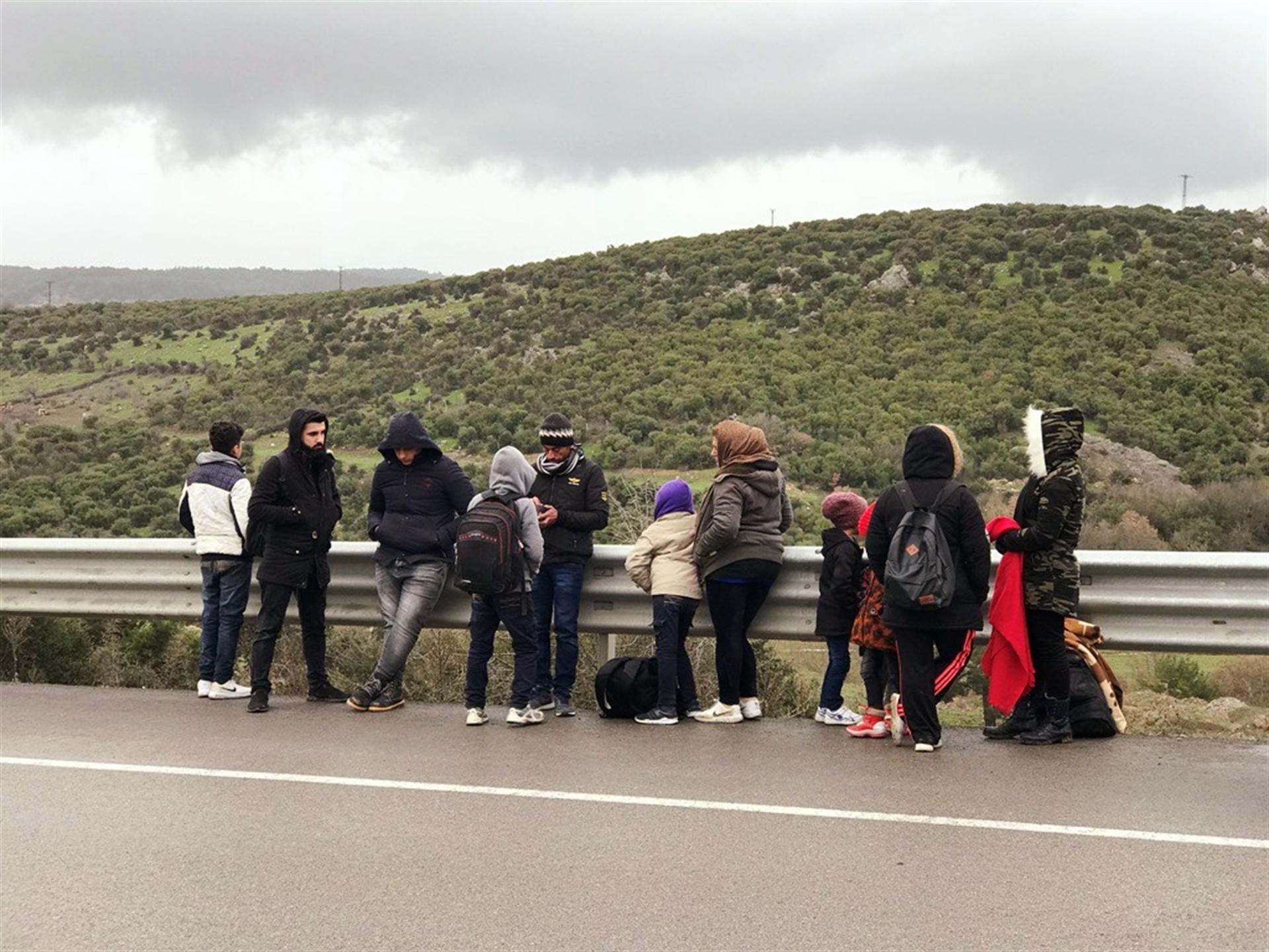 Smugglers take 13 undocumented migrants to Turkish dam instead of Lesbos