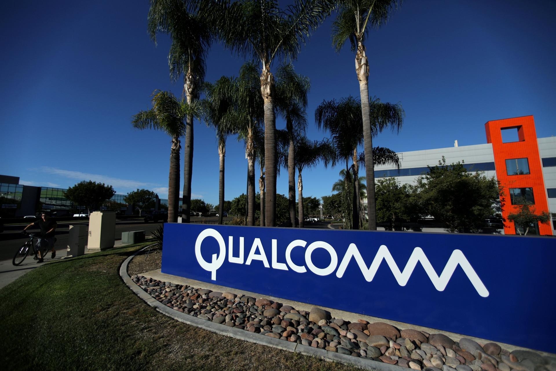 Trump blocks Broadcom bid to acquire Qualcomm