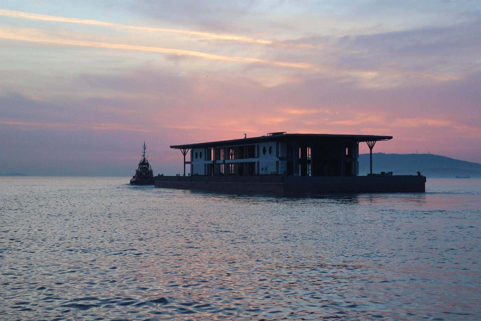 New floating pier ready to replace Istanbul’s historic Karaköy dock in Golden Horn