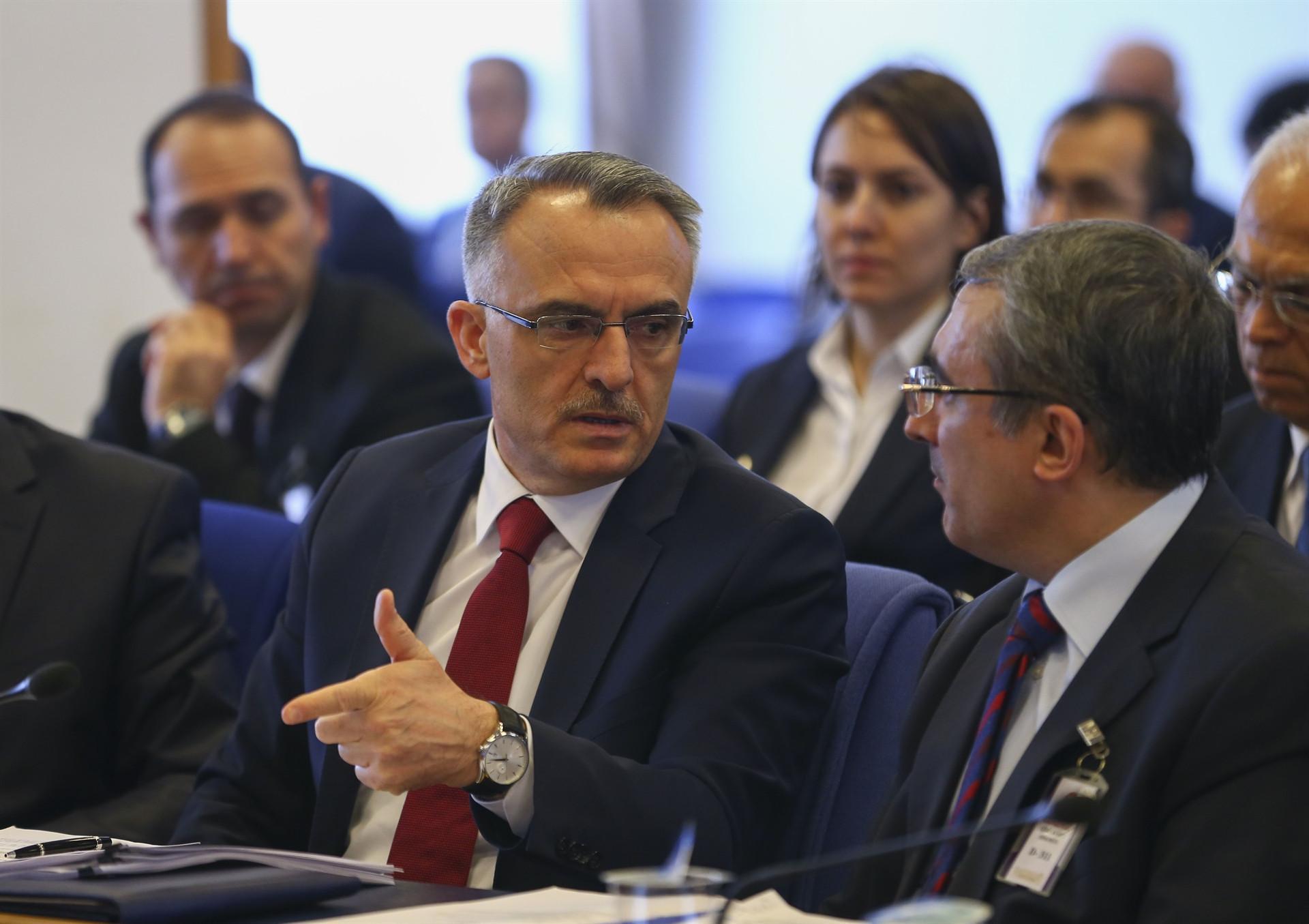Turkey posts around $500 million budget deficit in February