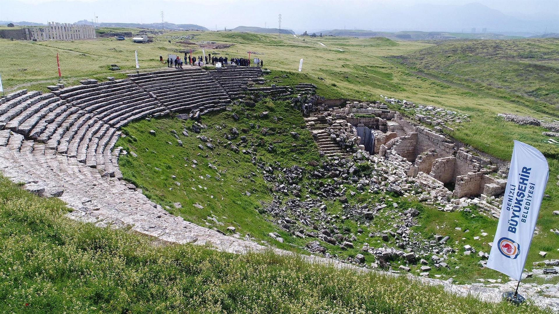 Ancient theater to be lifted after 1,600 years