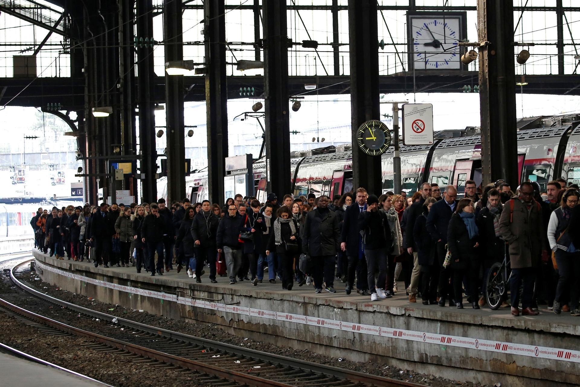 Public sector, rail workers strike in test for Macron