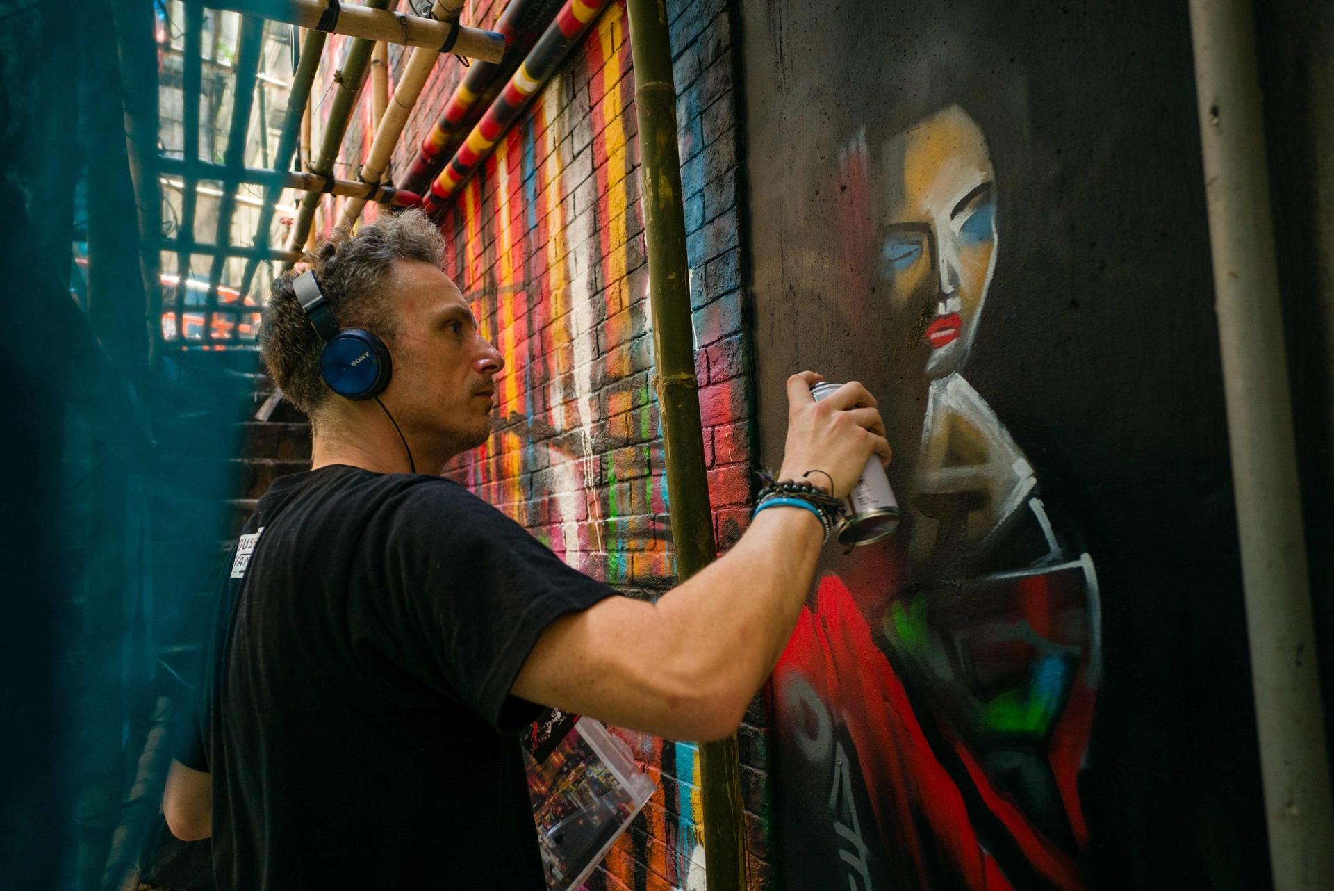 Street art makes a splash in Hong Kong
