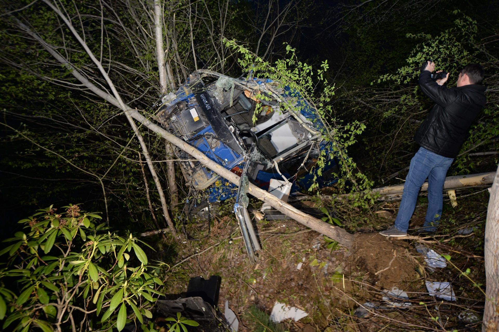 Two Turkish soldiers killed in van accident in Turkey’s north