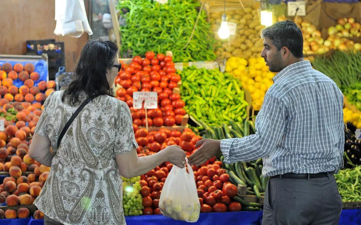Turkey’s inflation rate stays near 10 percent in March