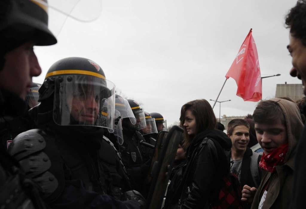 Students, medics protest Macron reforms