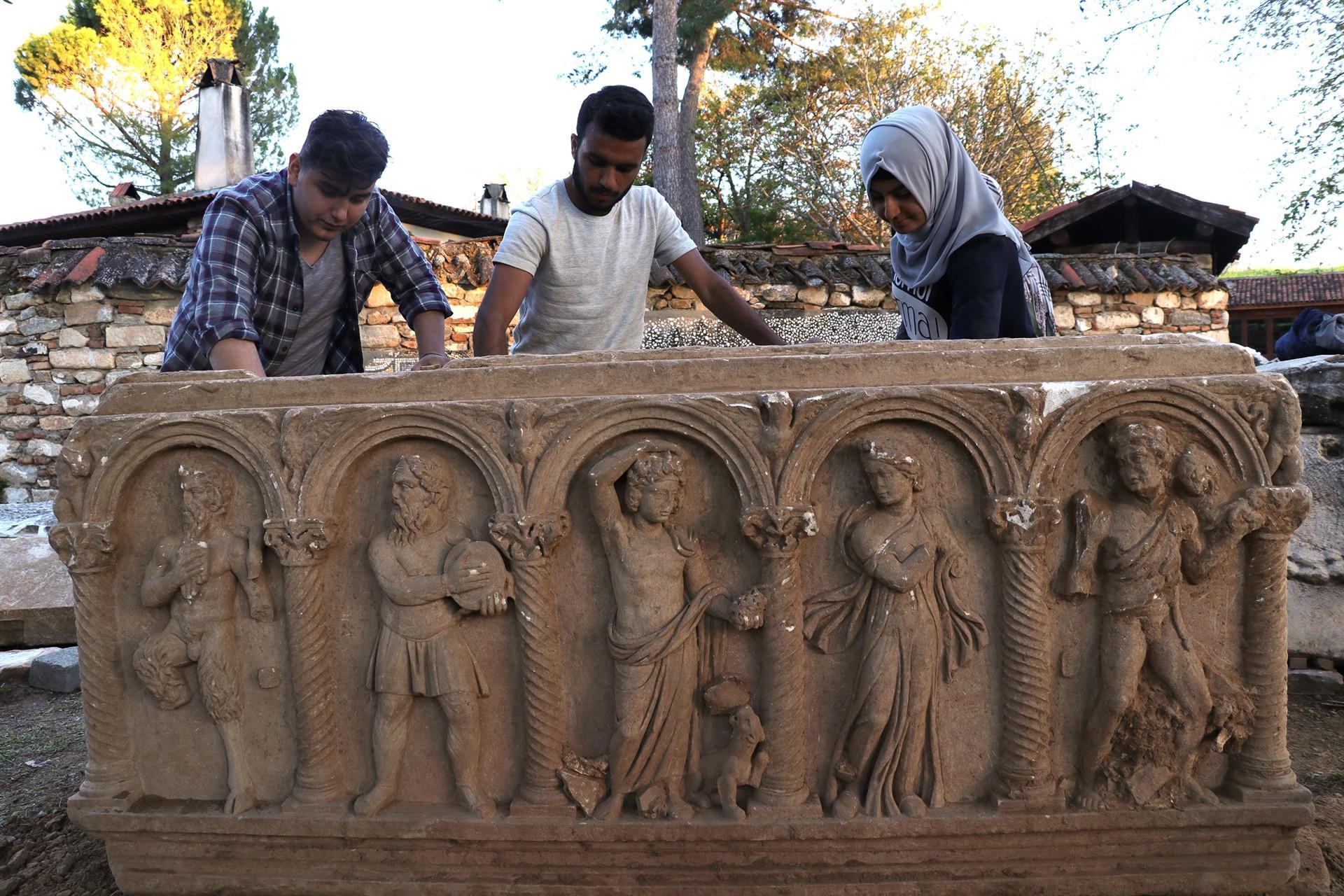 Ancient tomb found in illegal excavations in Aydın