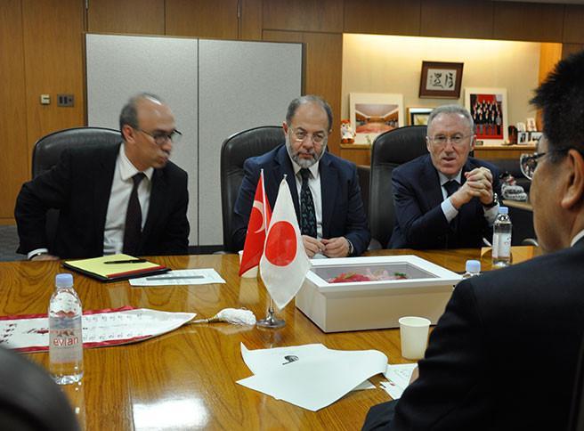 Turkish deputy PM meets Japanese welfare minister