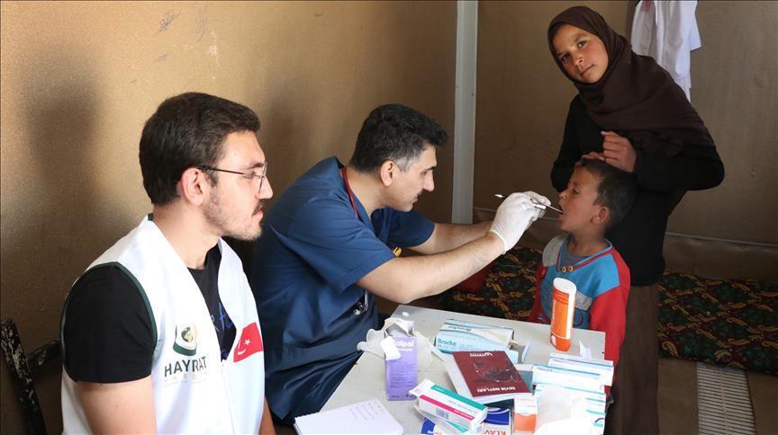 Turkey’s volunteer doctors treat 2,500 Syrians in refugee camps in Azaz