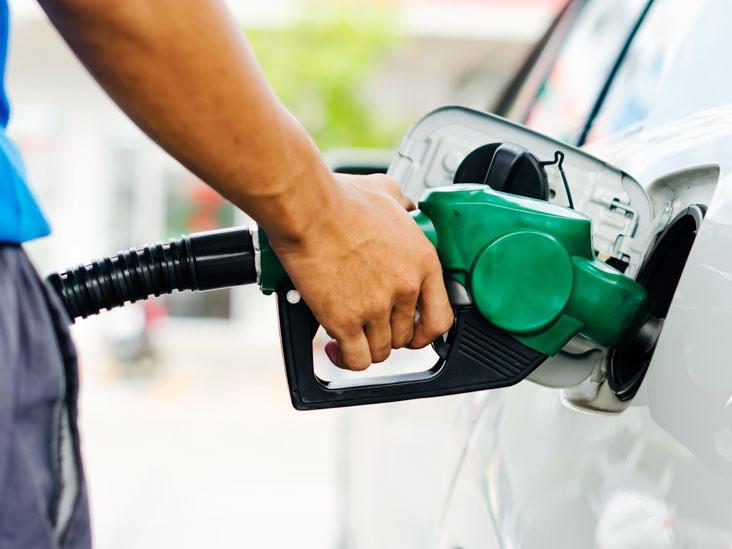 Gasoline prices set to exceed 6 liras per liter in Istanbul after planned hikes