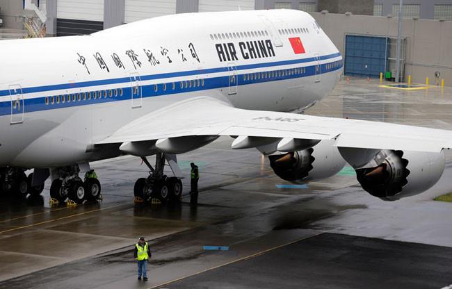 Air China flight diverted after passenger threatens crew with fountain pen