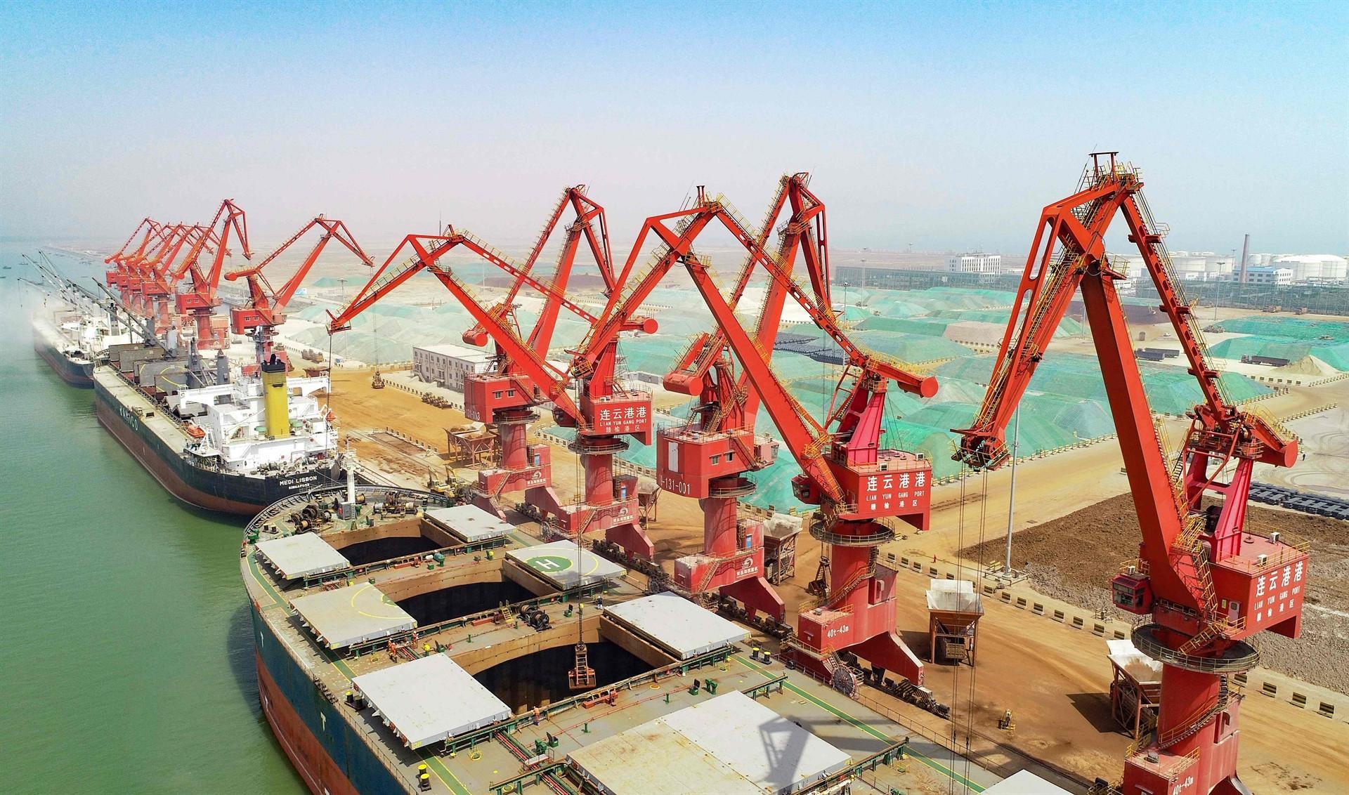 China posts strong growth, hearty consumer demand buffers trade worries