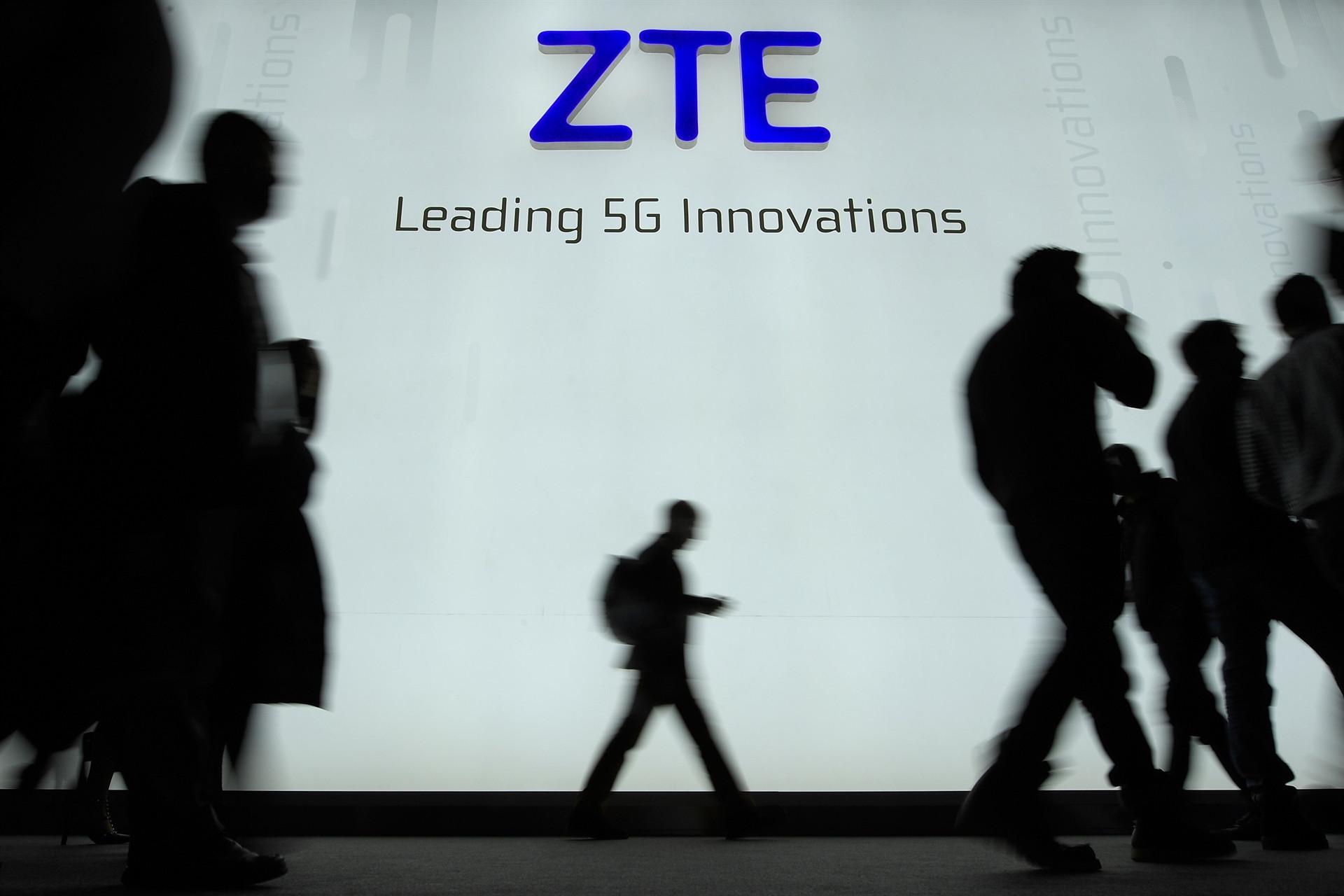 China’s ZTE halts share trading following US export ban