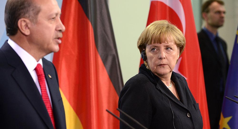 Erdoğan discusses Syria in phone call with Merkel