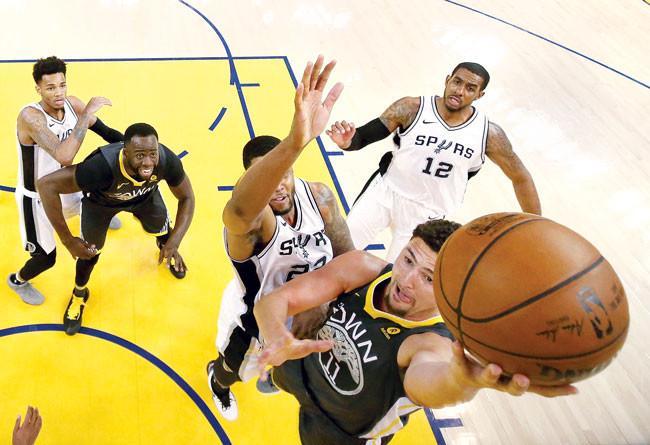 Durant, Thompson sink Spurs, Dwayne Wade stuns the Sixers