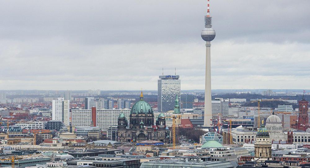 Two assailants order pit bull to attack Turkish man in Berlin