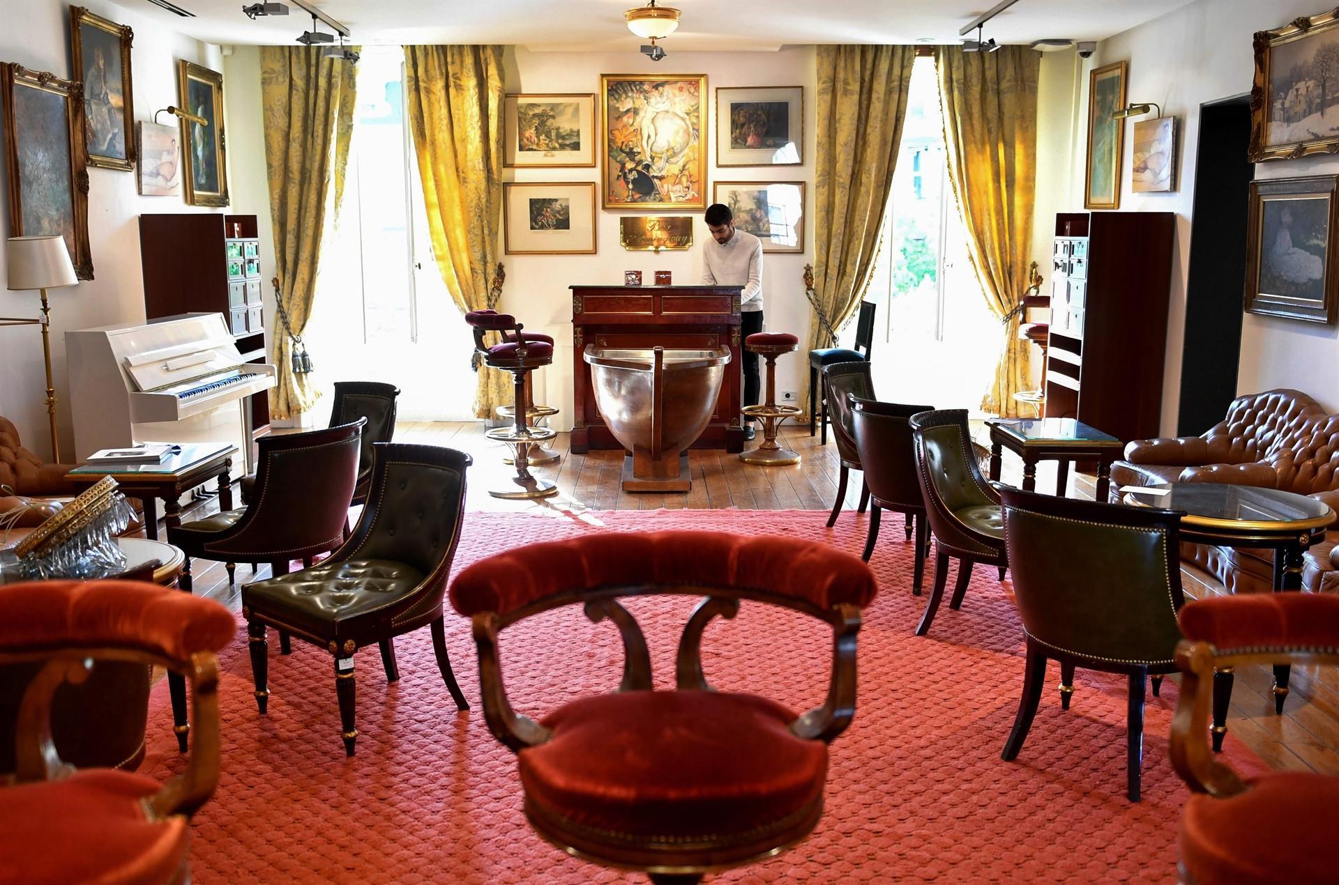 Frances Ritz hotel smashes record with furniture sell-off