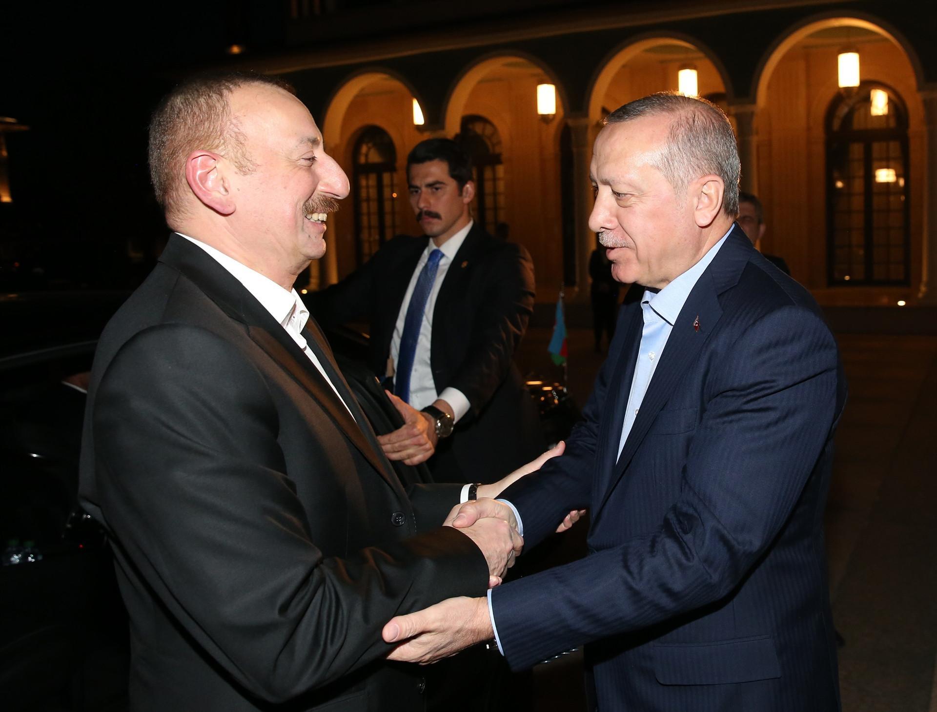 Erdoğan hosts dinner for Azeri counterpart
