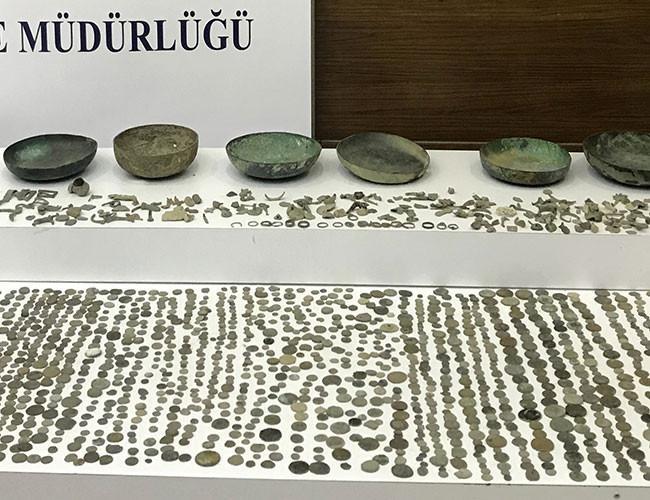 Istanbul police detain two over artifact smuggling