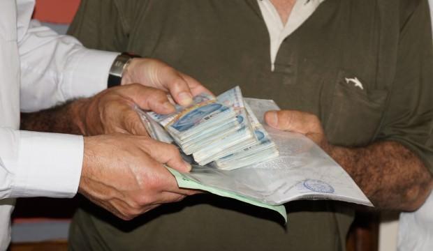 Turkish bus driver returns 29,000 Turkish liras left behind by passenger