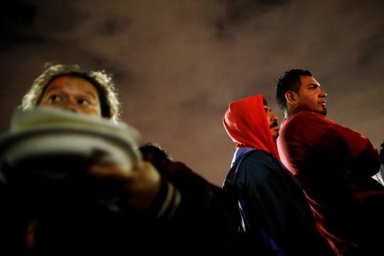 Half of ‘caravan’ asylum seekers in U., Sessions puts judges on border