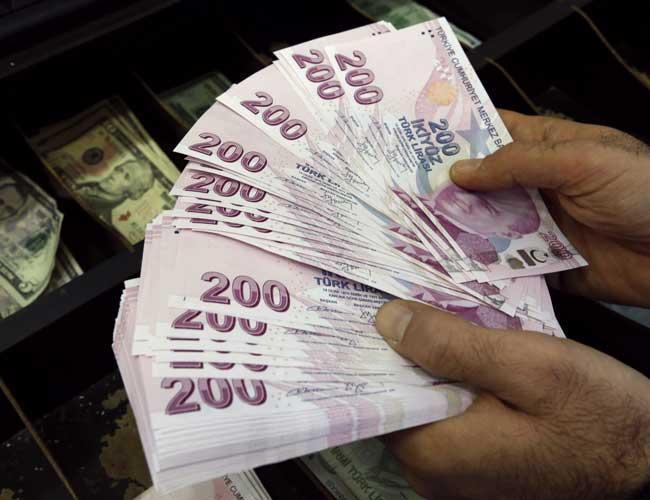 Turkish lira gains value against US dollar on eve of Central Bank meeting