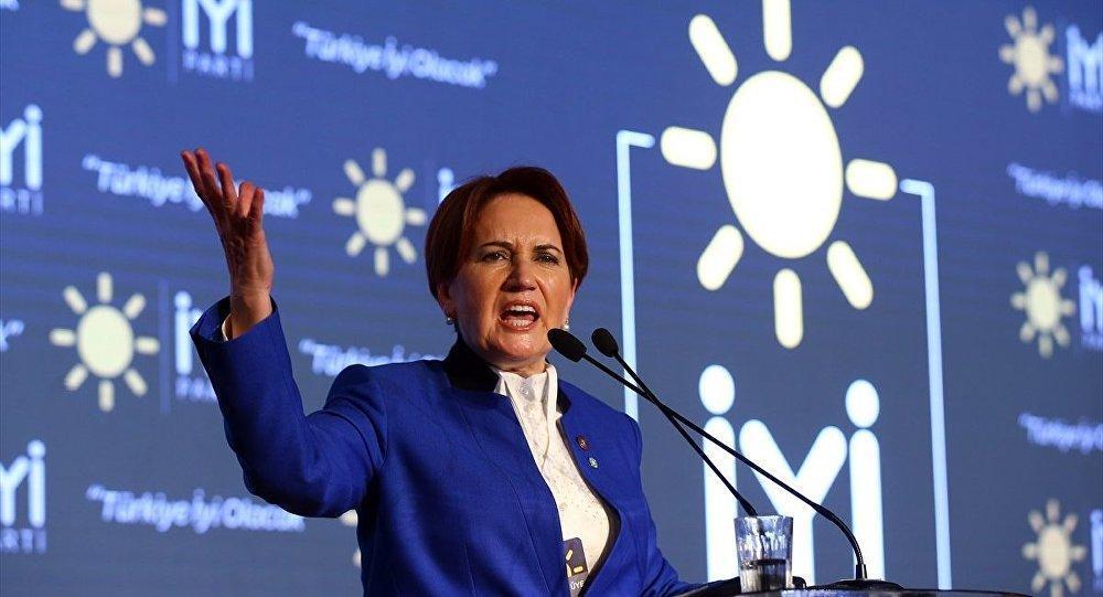 İYİ and Felicity Party leaders begin to collect 100,000 signatures for presidential candidates