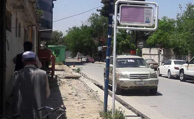 Suicide bombers, gunmen attack Kabul police stations