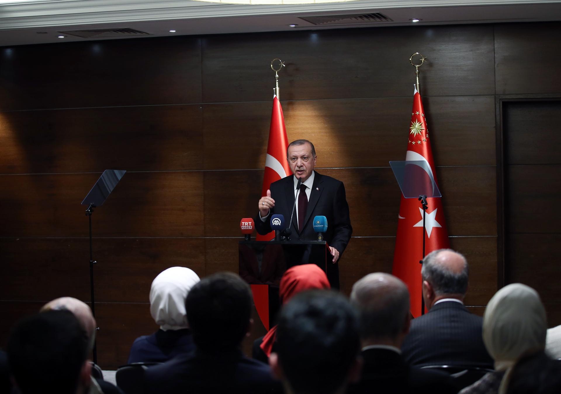 Erdoğan says prepared for hung parliament after snap polls