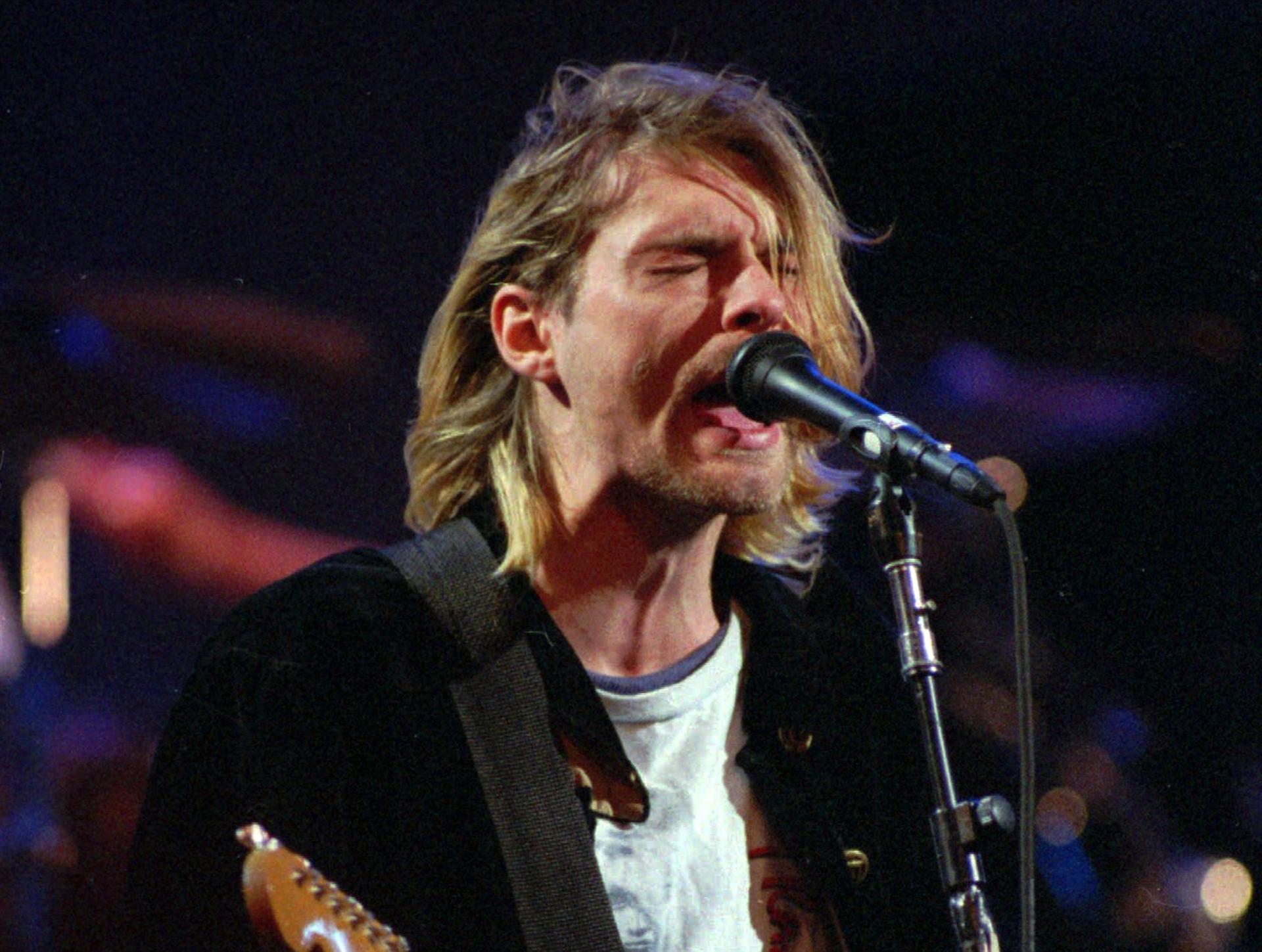 Photos of Kurt Cobains death scene will not be made public