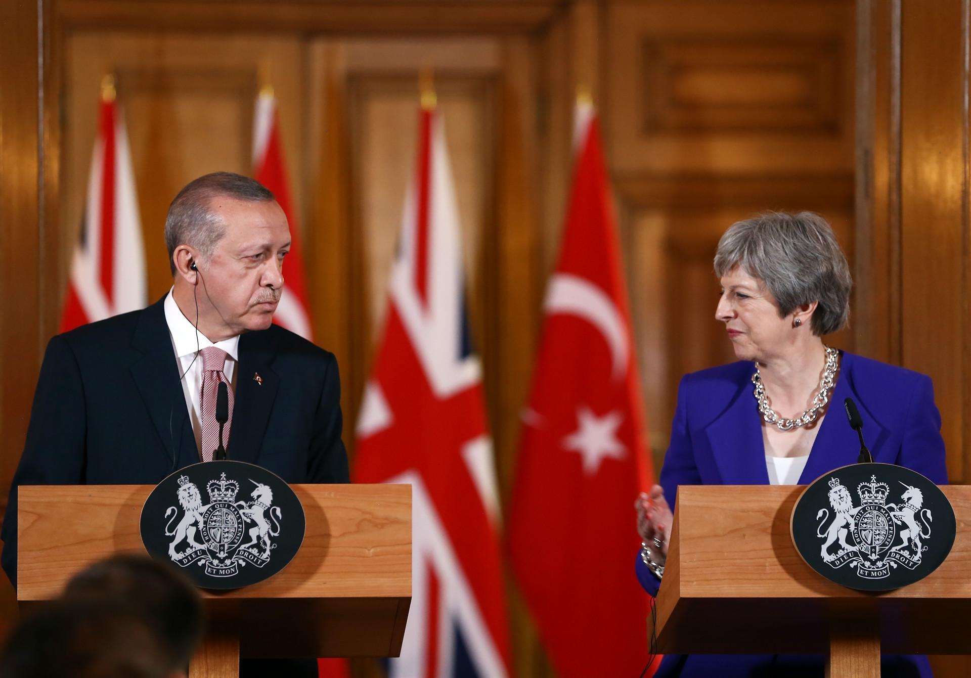 UK PM May calls on Turkey’s Erdoğan not to lose sight of democratic values