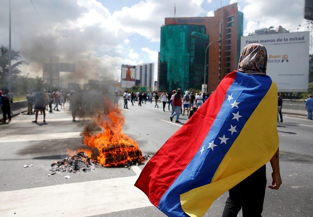Economic crisis cuts swathe through Venezuela society