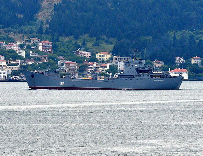 Mediterranean-bound Russian warship passes through Turkey’s Strait of Dardanelles