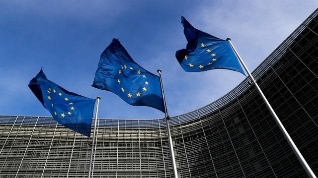 EU mulls clampdown on money laundering after bank troubles