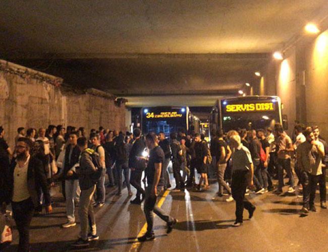 Istanbul commuters block road in protest at long delays