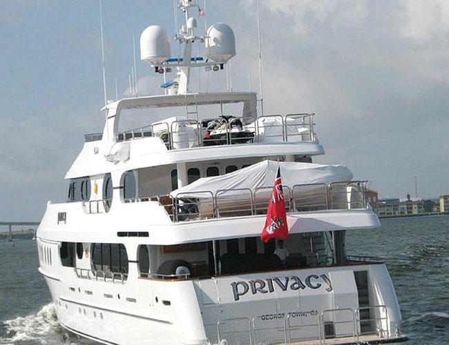 Woods to stay on yacht during US Open