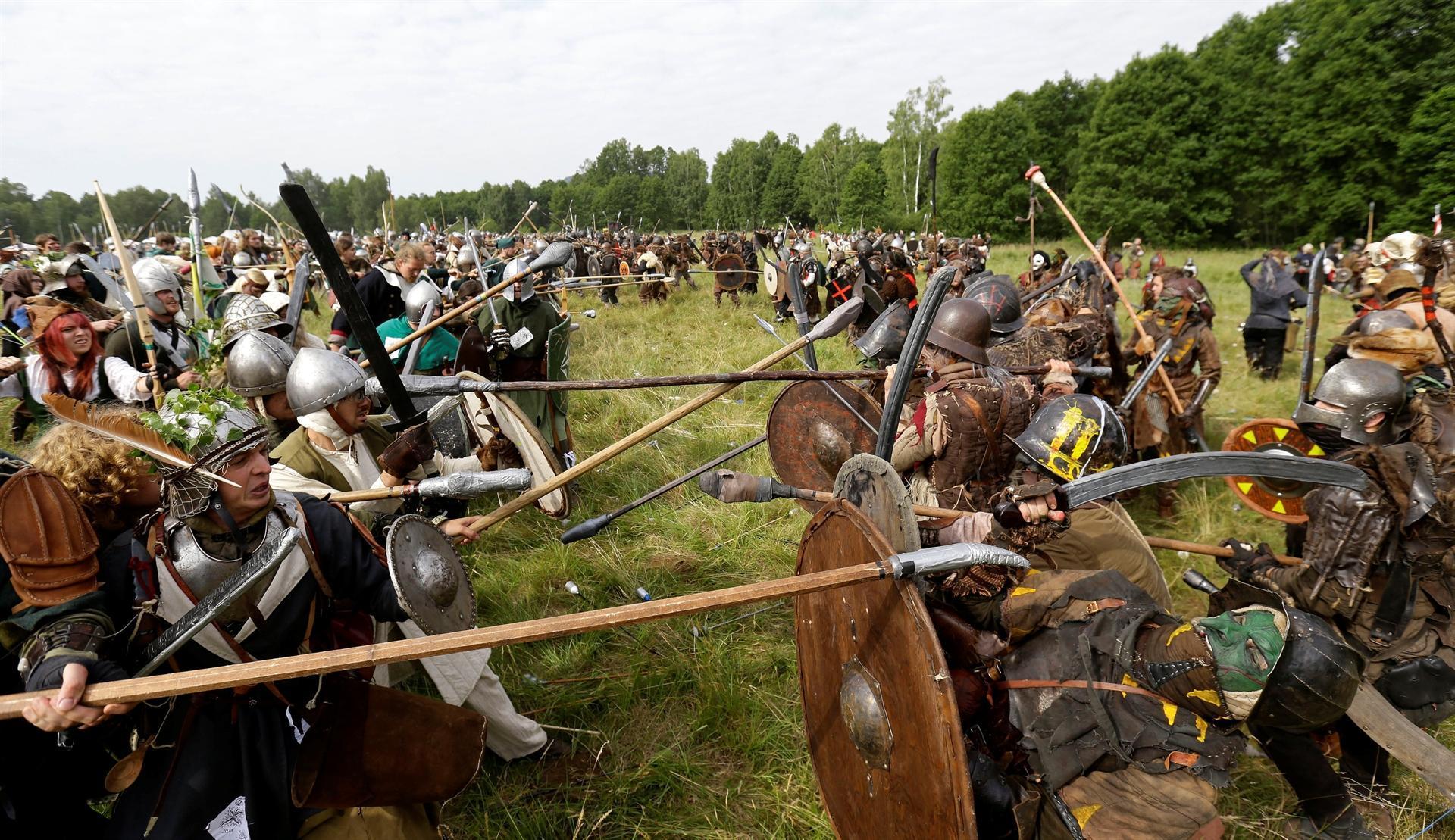 Hobbits five armies clash in Czech forest