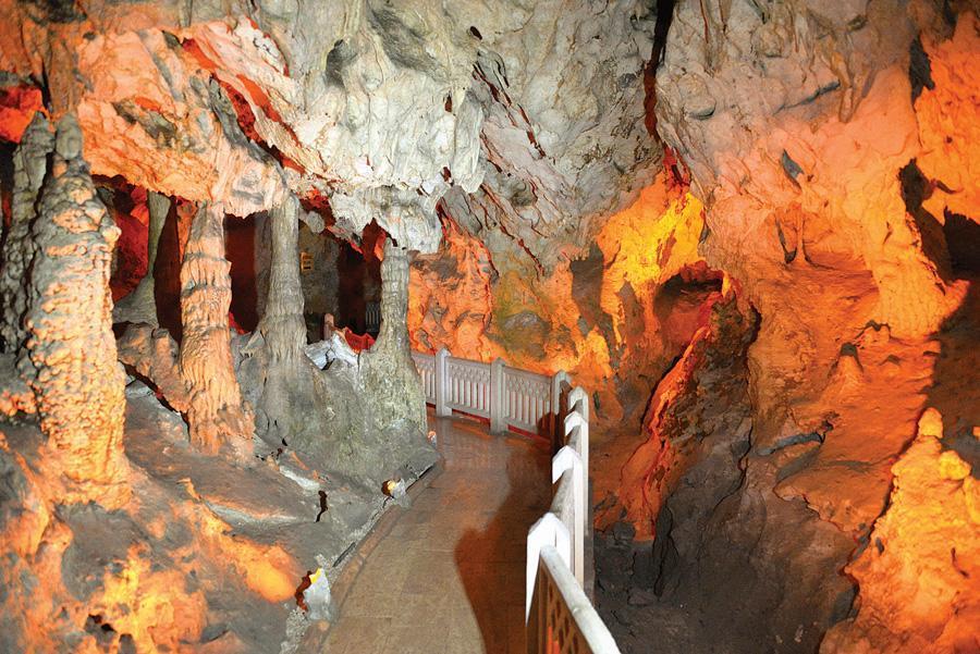 Lakes in Burdur’s İnsuyu Cave dry up due to drought