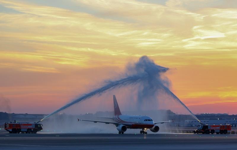 Erdoğans plane makes first ever landing at new Istanbul airport