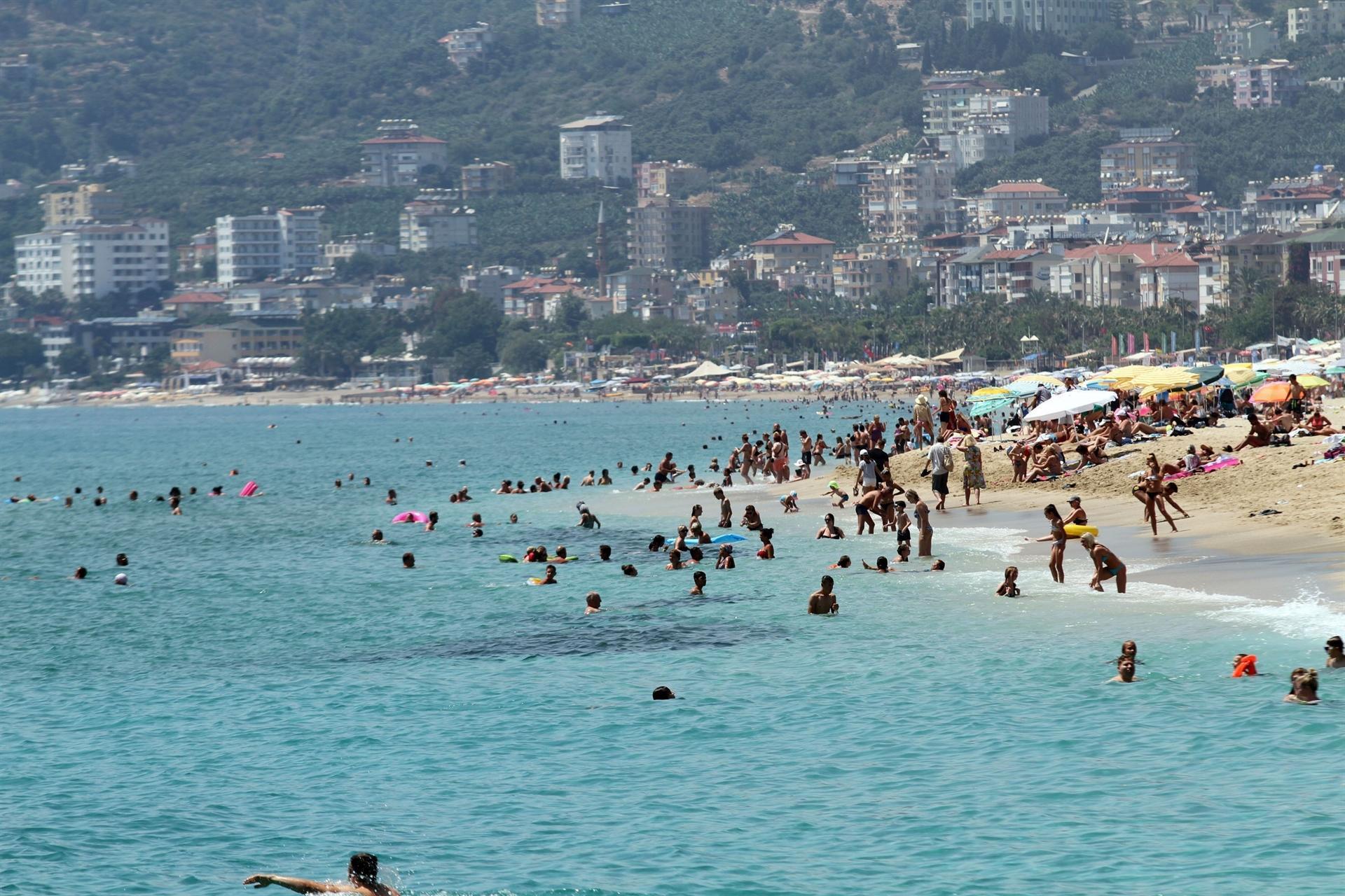 Nearly 12 mln tourists came to Turkey in first five months of 2018: Ministry