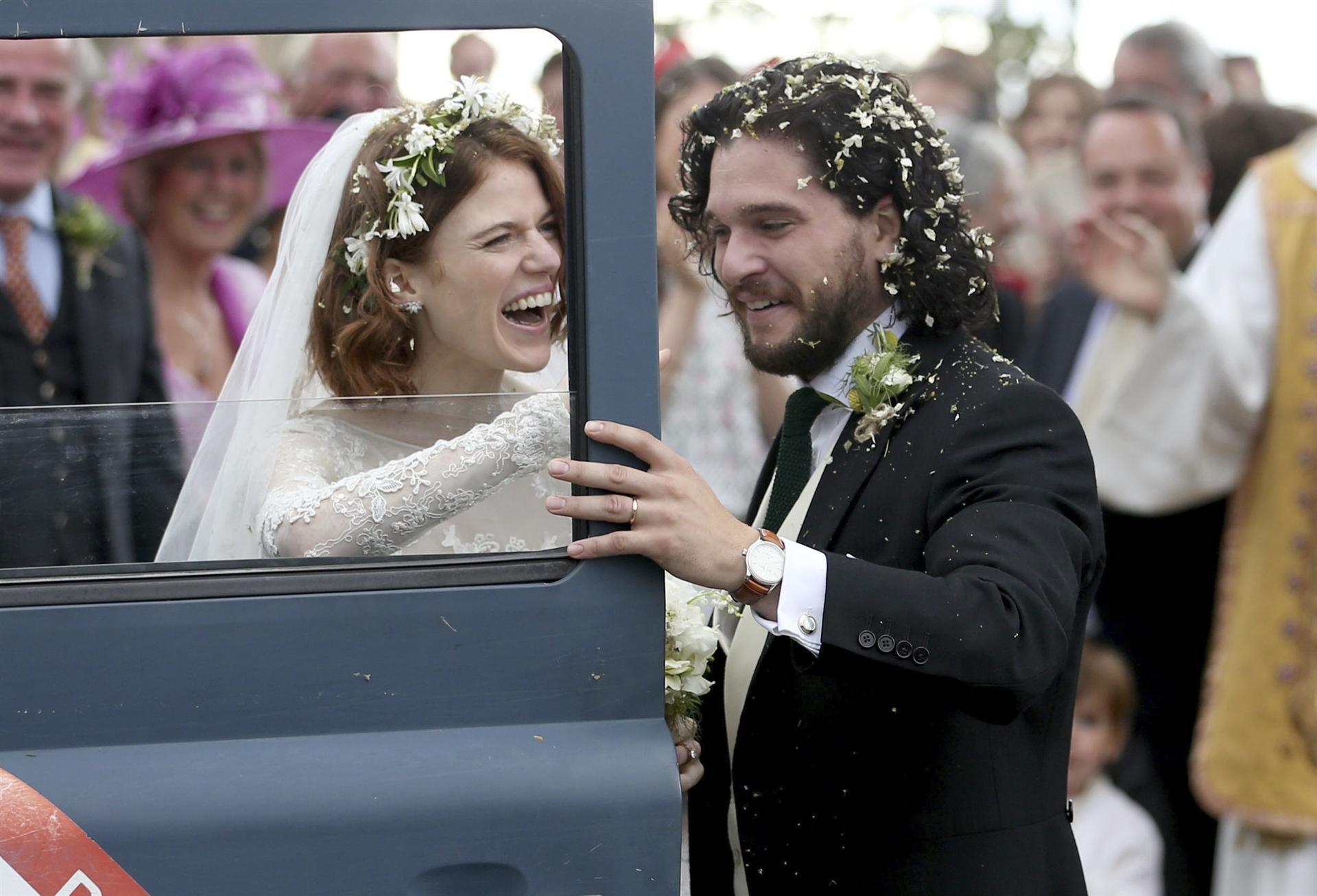 Game of Thrones co-stars Kit Harington, Rose Leslie wed