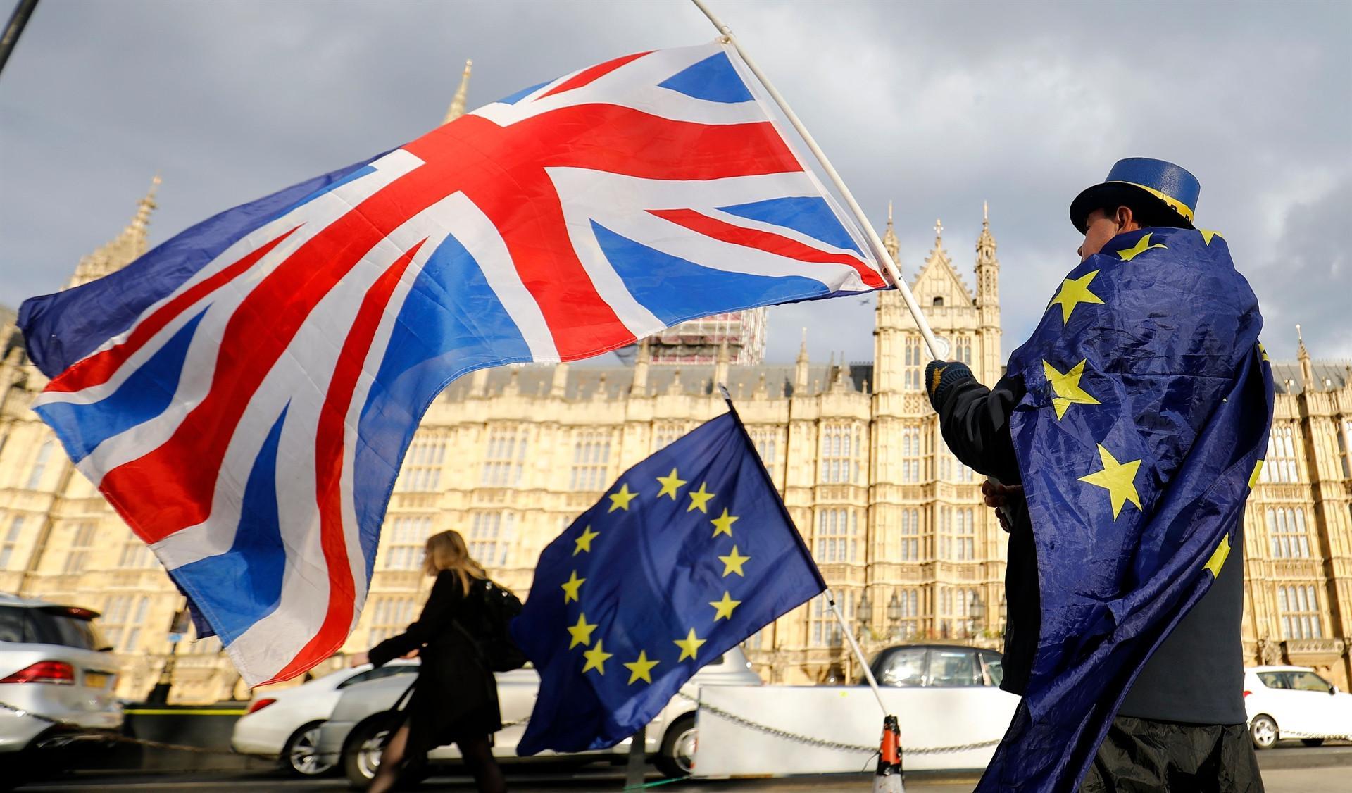 British Queen approves Brexit law that will end membership of EU