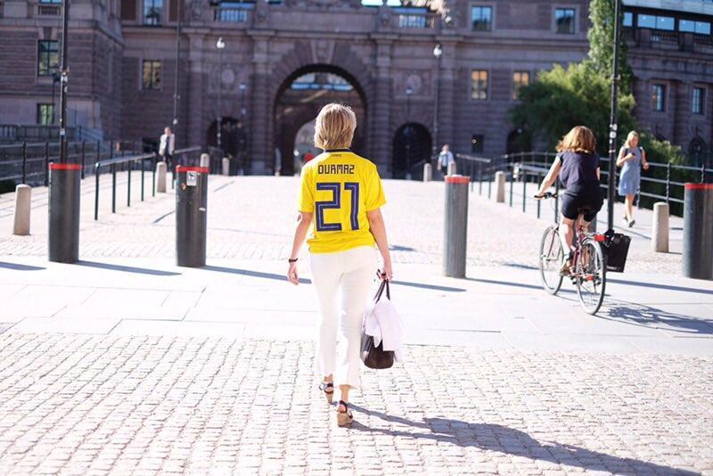 Swedish minister supports Turkish-origin footballer by wearing his jersey