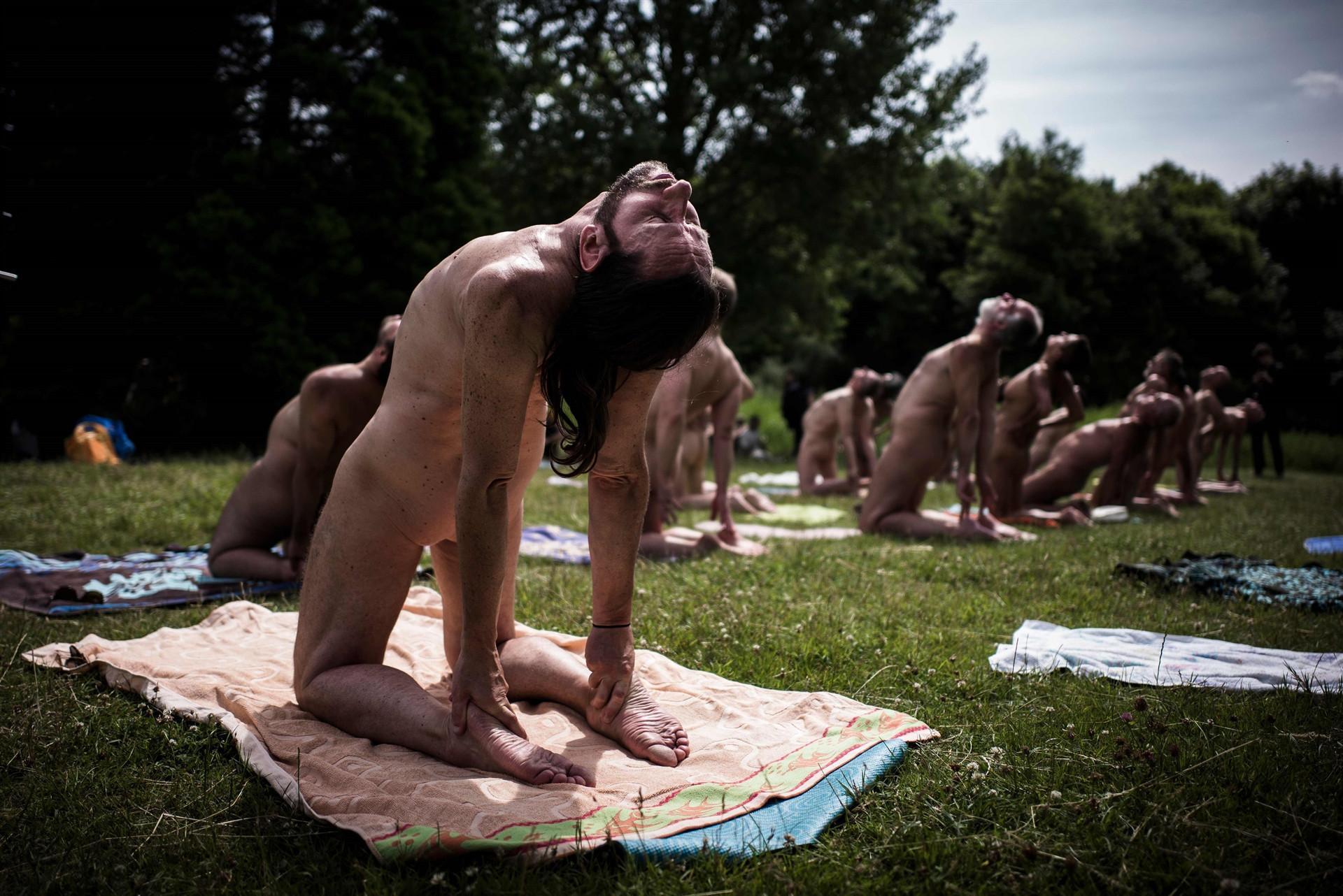 French nudists get cheeky with theme park and museum outings